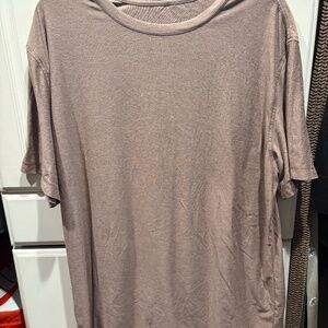 Men’s Vuori tshirt